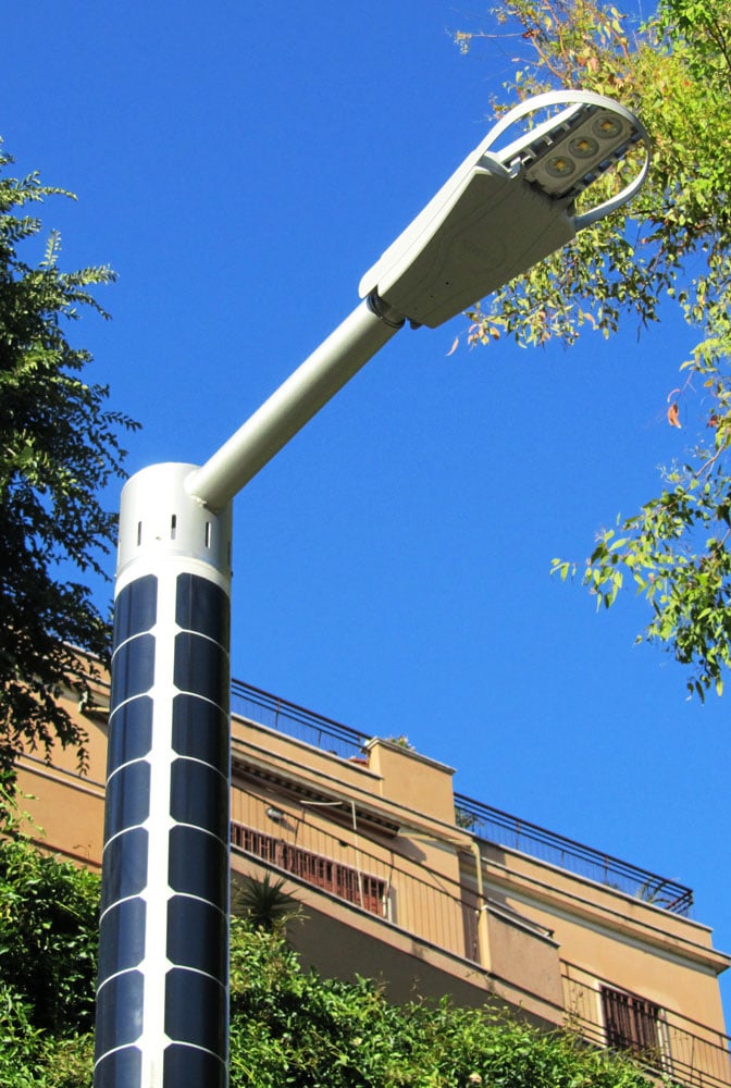 Farola solar LED sostenible Soluxio