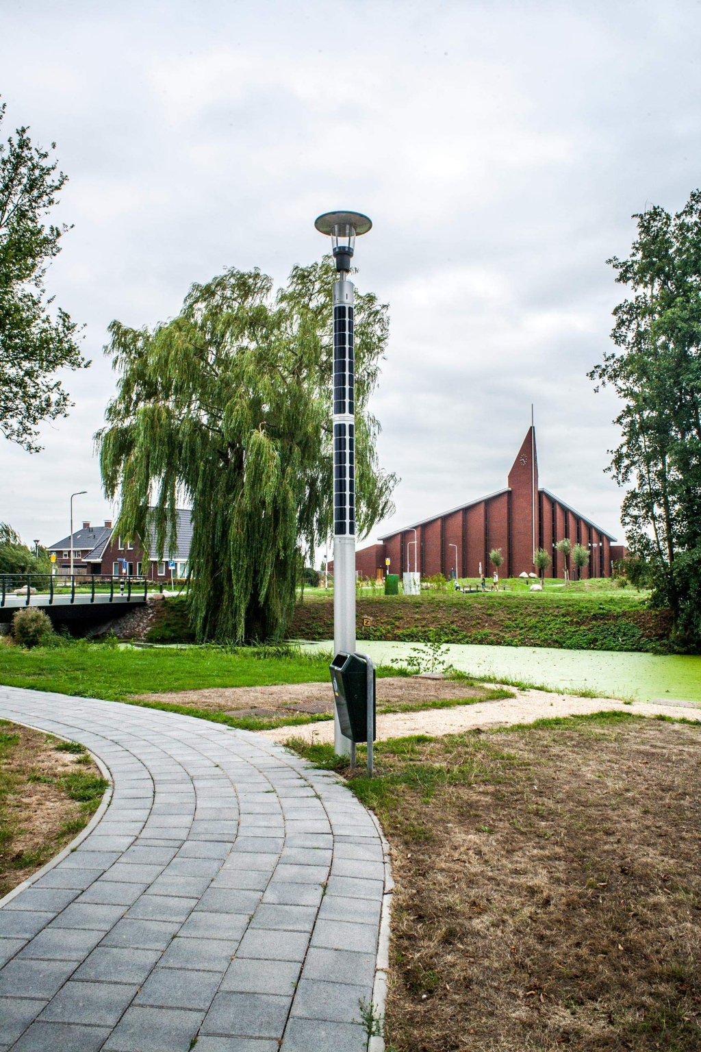 Soluxio solar landscape and pathway lighting Soluxio solar landscape and pathway lighting
