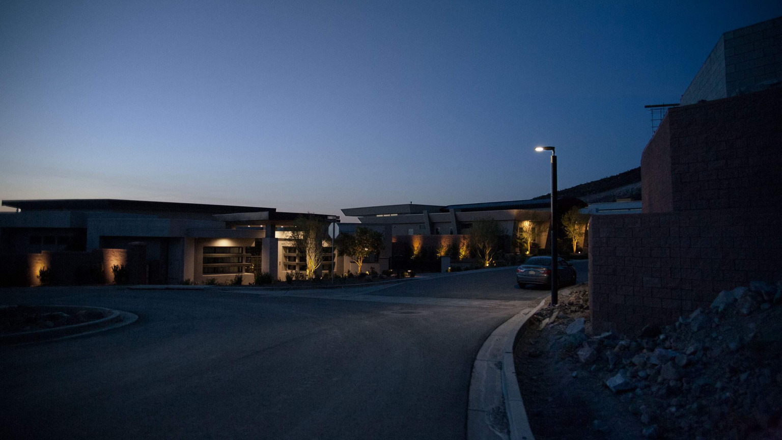 Soluxio-solar-pathway-lighting-during-nighttime-near-villas Soluxio exclusive solar pathway lighting during nighttime near exclusive villas