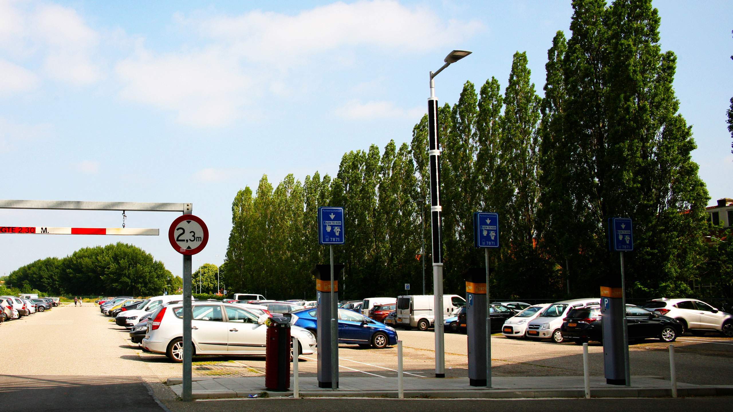 Soluxio solar parkeerplaats verlichting bij parkeer automaat