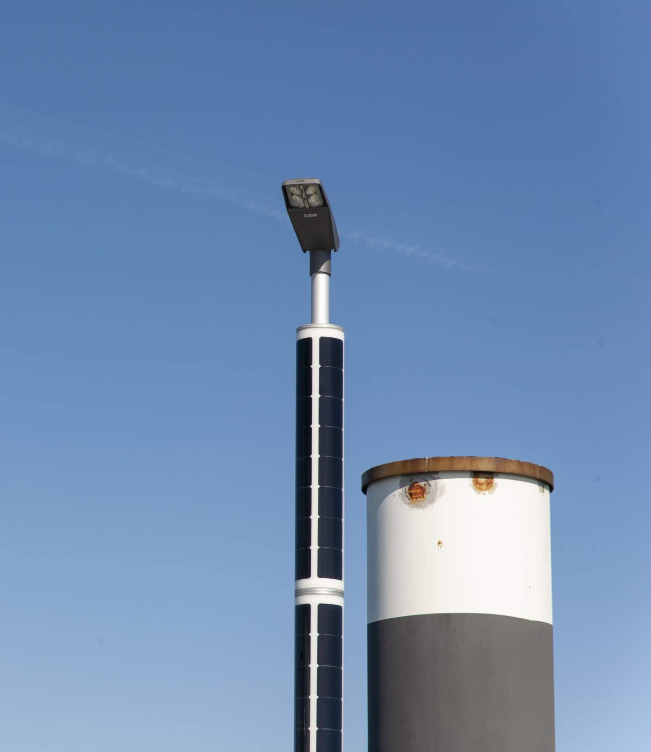 Closeup Soluxio solar industrial lighting pole
