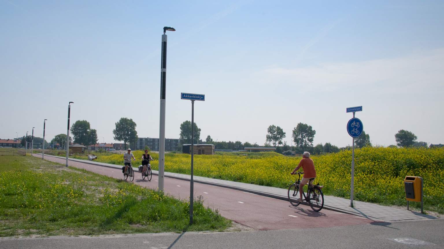 Soluxio eco solar street light at bike path