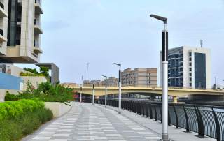 Solar-powered boulevard masts