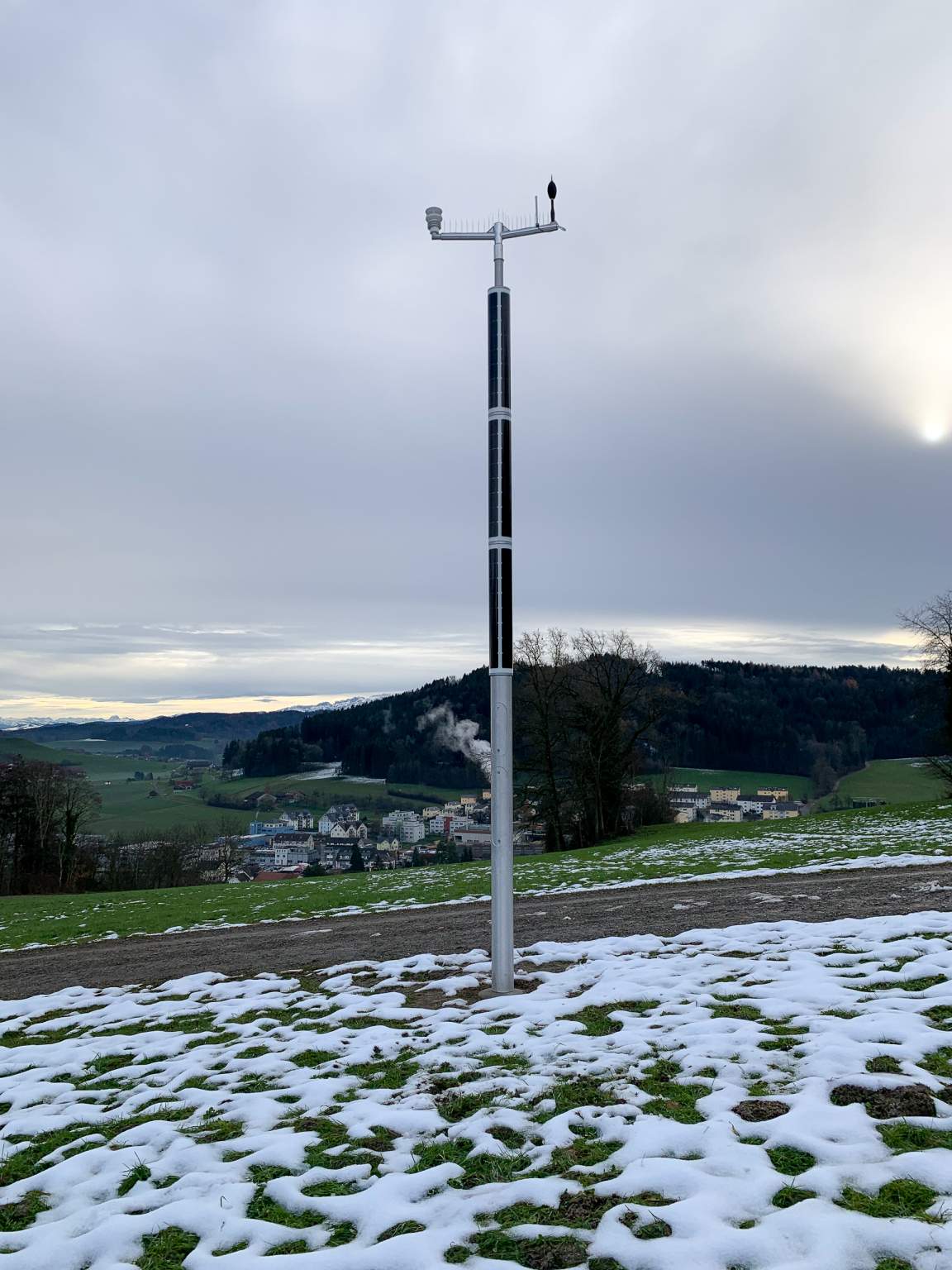 Soluxio solar pole in snowy Switzerland